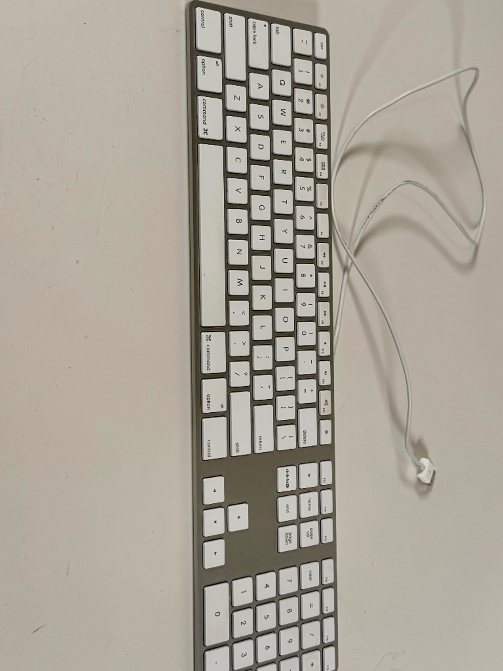Apple Wired Keyboard with Numeric Keypad (Model A1243)